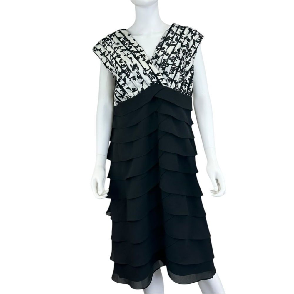 NWT Dress Barn Black and White Cocktail Dress Size 16W C0118